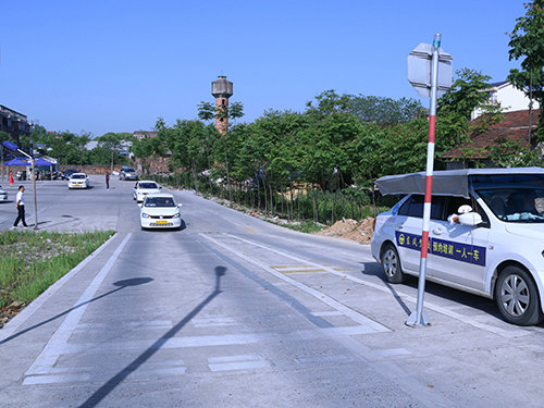 小型自动汽车C2