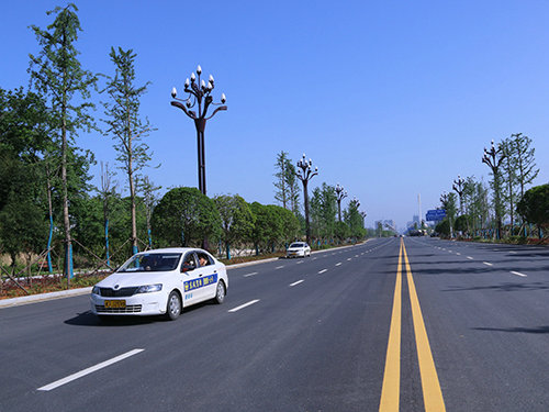 小型自动汽车C2